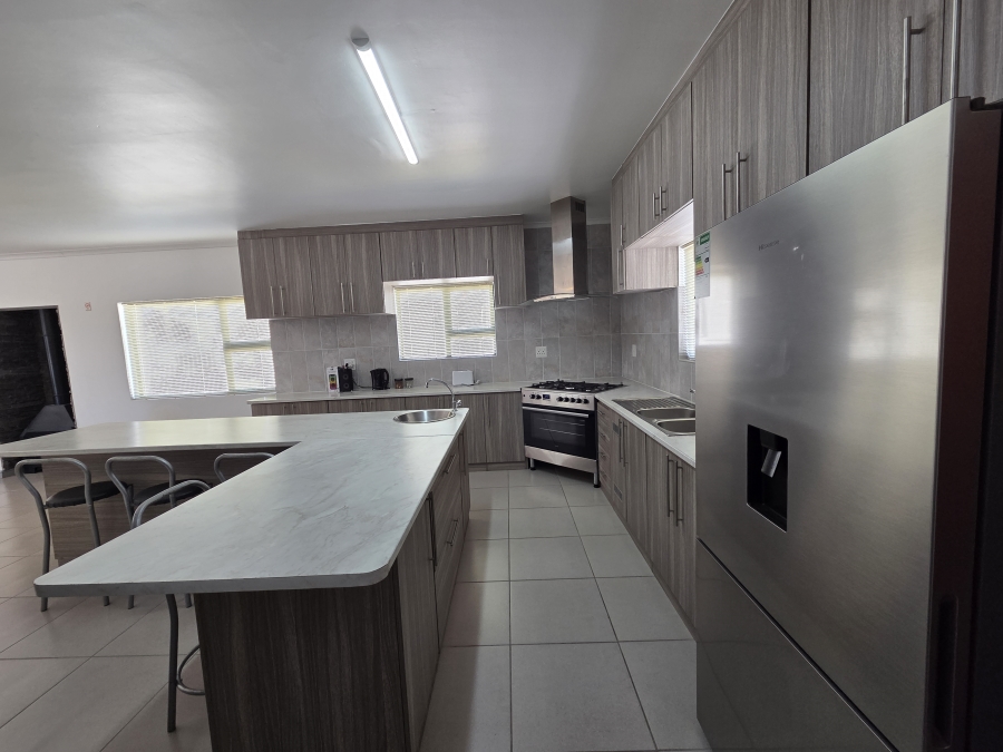 4 Bedroom Property for Sale in Harbour Lights Western Cape